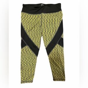 Yoshion Women’s lg Yellow and Black cropped Leggings